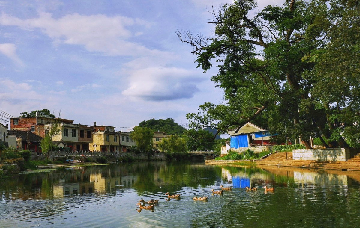 富川县秀水状元瑶族状元村建于唐开元年间已有1300多年历史乡风文明