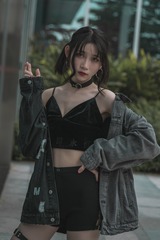 1597921
