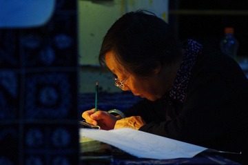 年纪最大的学员，看她这认真劲儿
