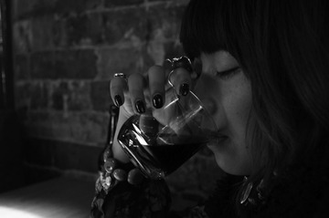 女巫爱上黑啤是一件让人欣慰的事