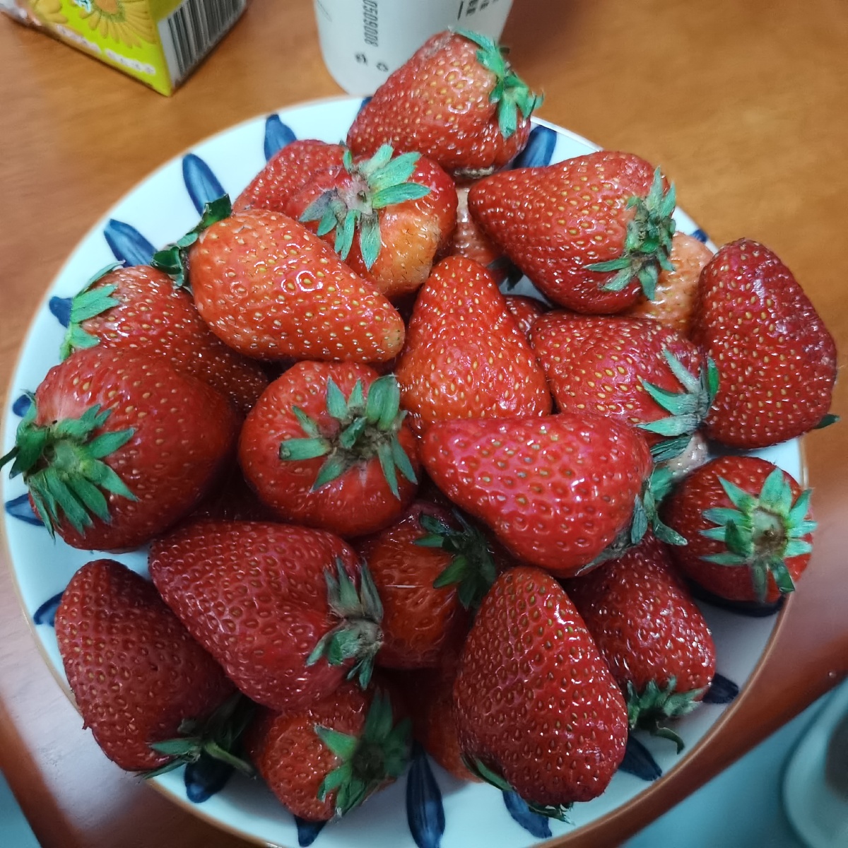 草莓- 生活照吧 - 图虫