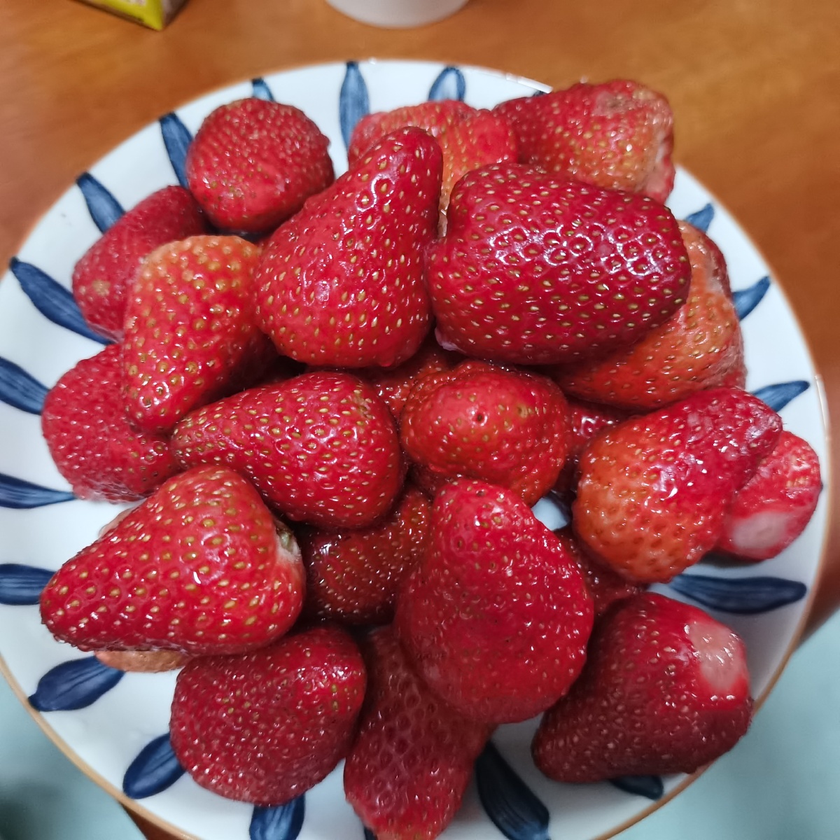 草莓- 生活照吧 - 图虫