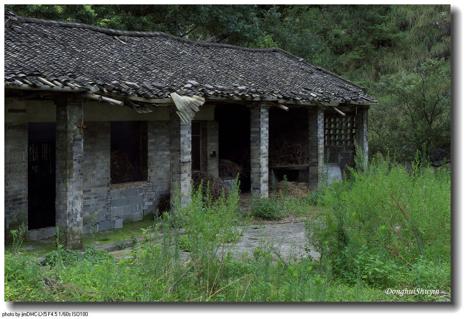 山中废弃的老屋 br />