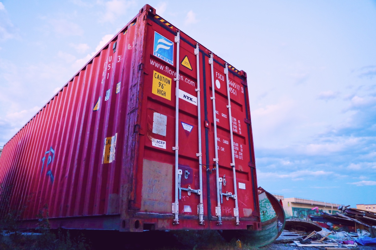 红色集装箱