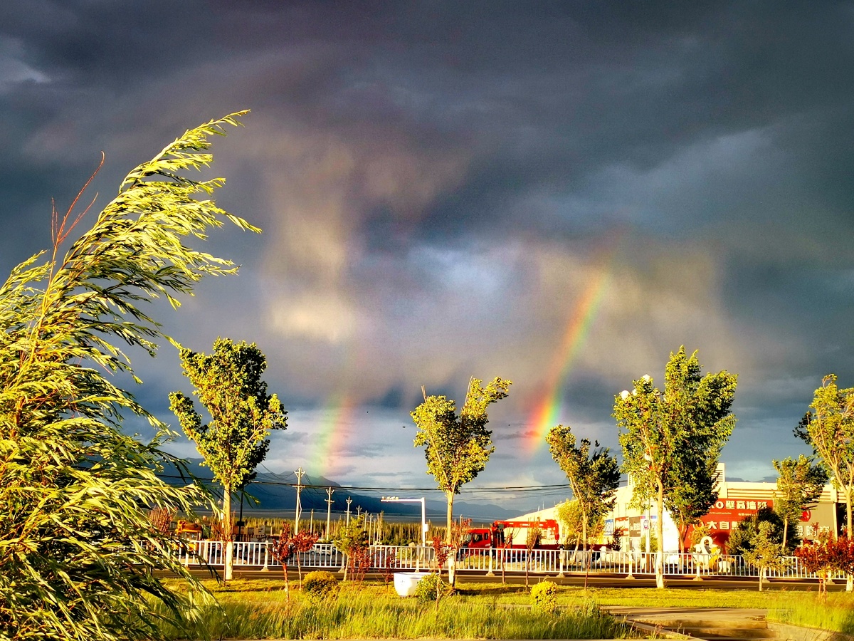 雨后的彩虹五光十色我的心情依旧抑郁