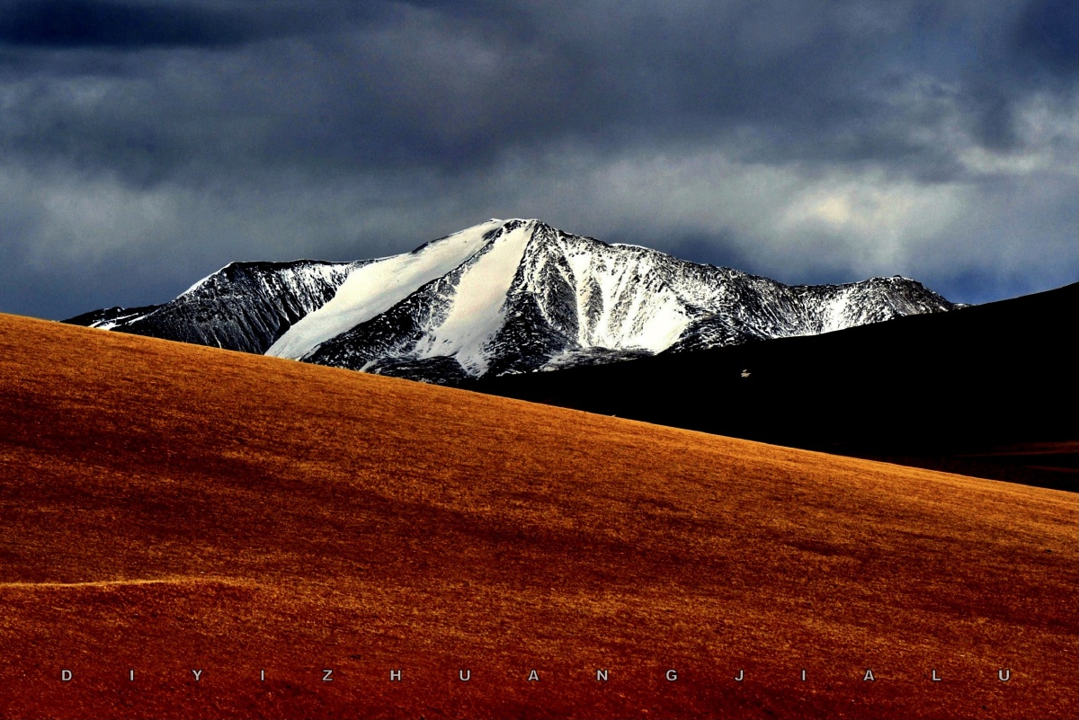 新藏线2014春狮泉河到叶城公路最高点红土达坂5380米