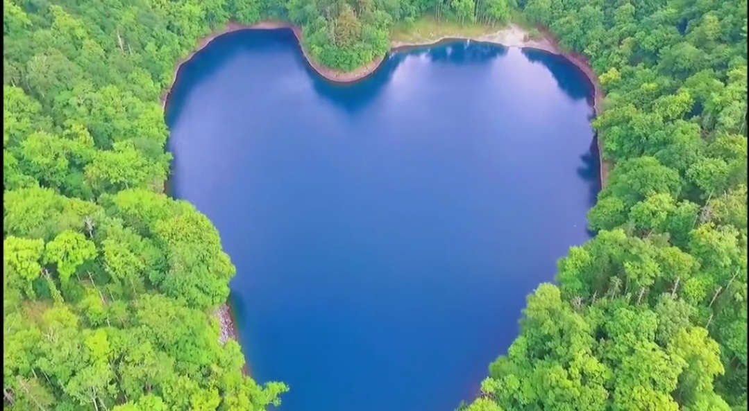 爱心湖