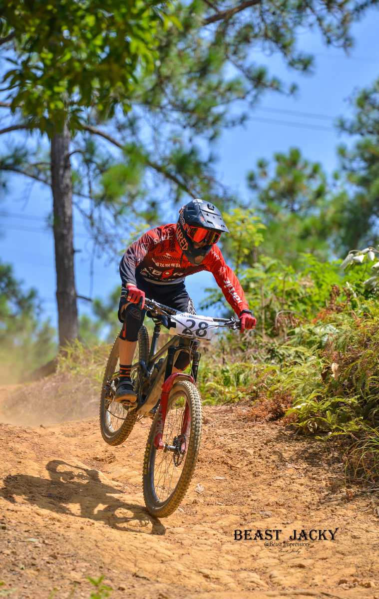 中山自行车速降