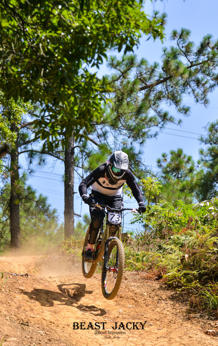 中山自行车速降