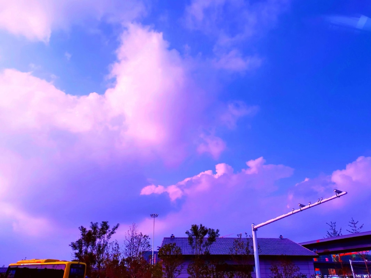 恋爱了得天空甜甜的味道