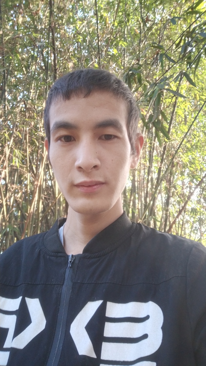 很单纯的小男孩 - 图虫