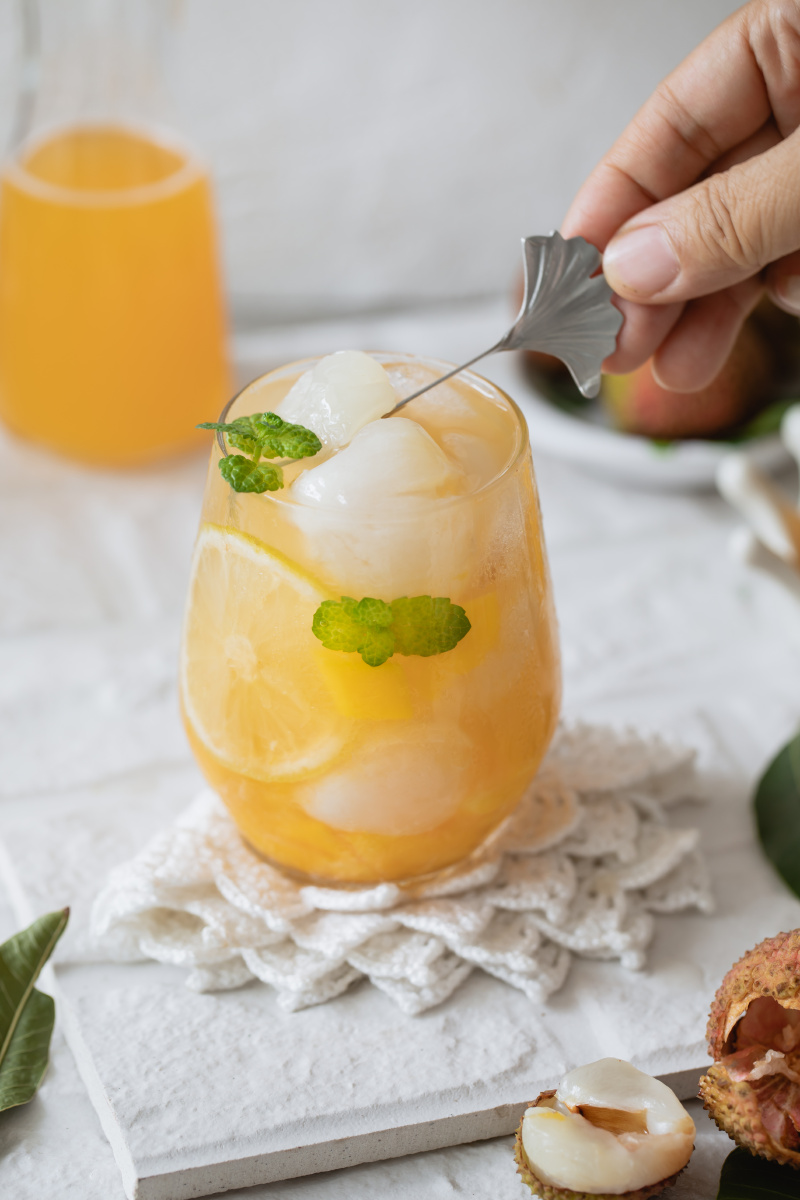 解暑热芒果荔枝冰饮