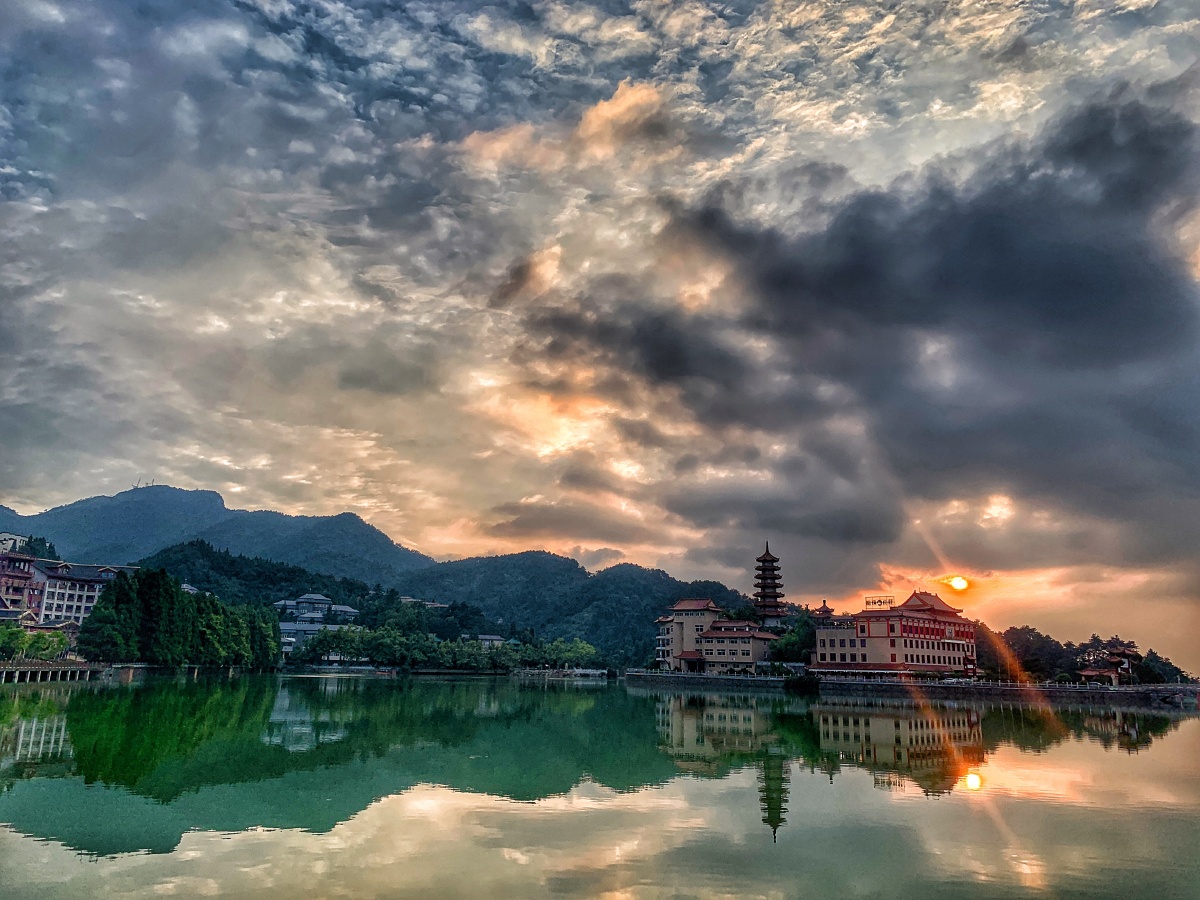 拍摄地点:咸宁九宫山 br /> 拍摄时间:2019年8月31日 br /> 描述:九宫