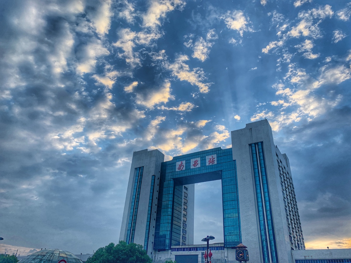 拍摄地点:南昌站 br /> 拍摄时间:2019年8月10日 br /> 描述:出差南昌