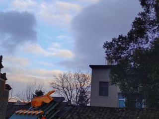 573714