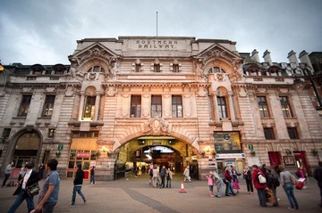 London Victoria station-4210