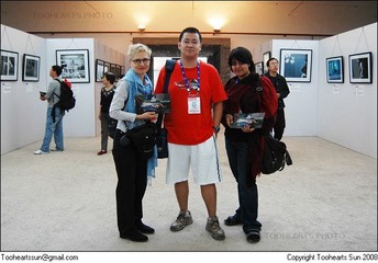 2008平遥影展 - 棉织厂 - 与ICP策展人合影