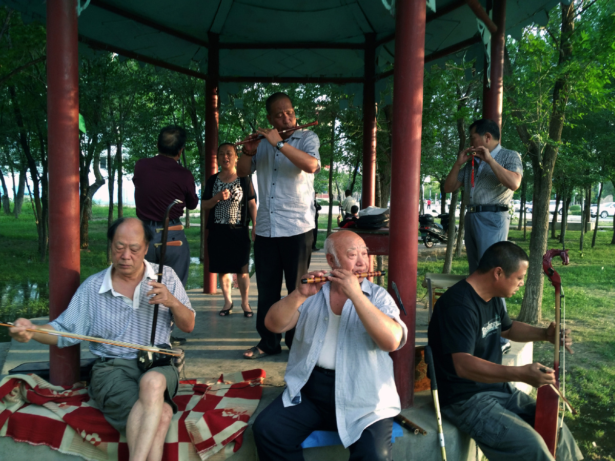 吹拉弹唱乐融融