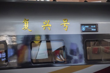 251282