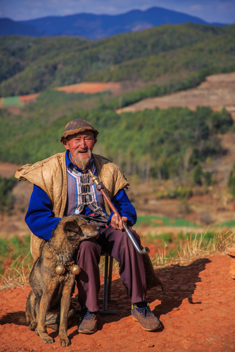 红土地网红老人