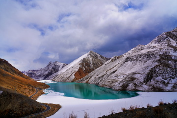 西藏的蓝眼泪--满拉水库