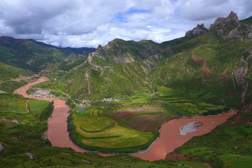 青海杂多县宗国寺风光