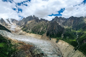 西藏布加雪山冰川风光