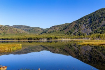 湖光山色