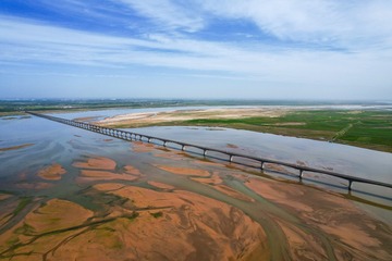 巴彦淖尔-临河黄河公路大桥