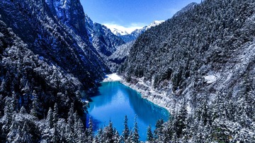 白玉县兰松湖风光