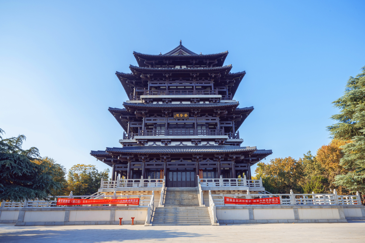 南京浦口区凤凰山公园凤凰阁