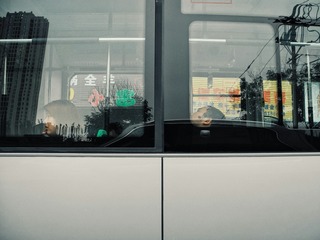 387923