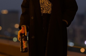504077