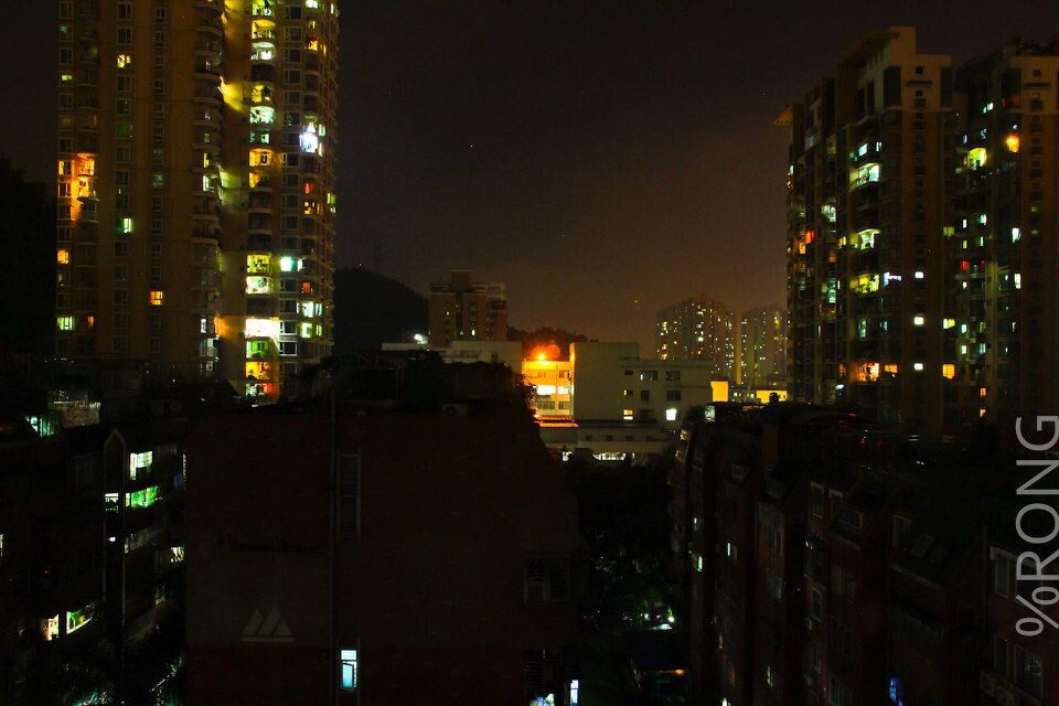 松泉夜景<br />
松泉