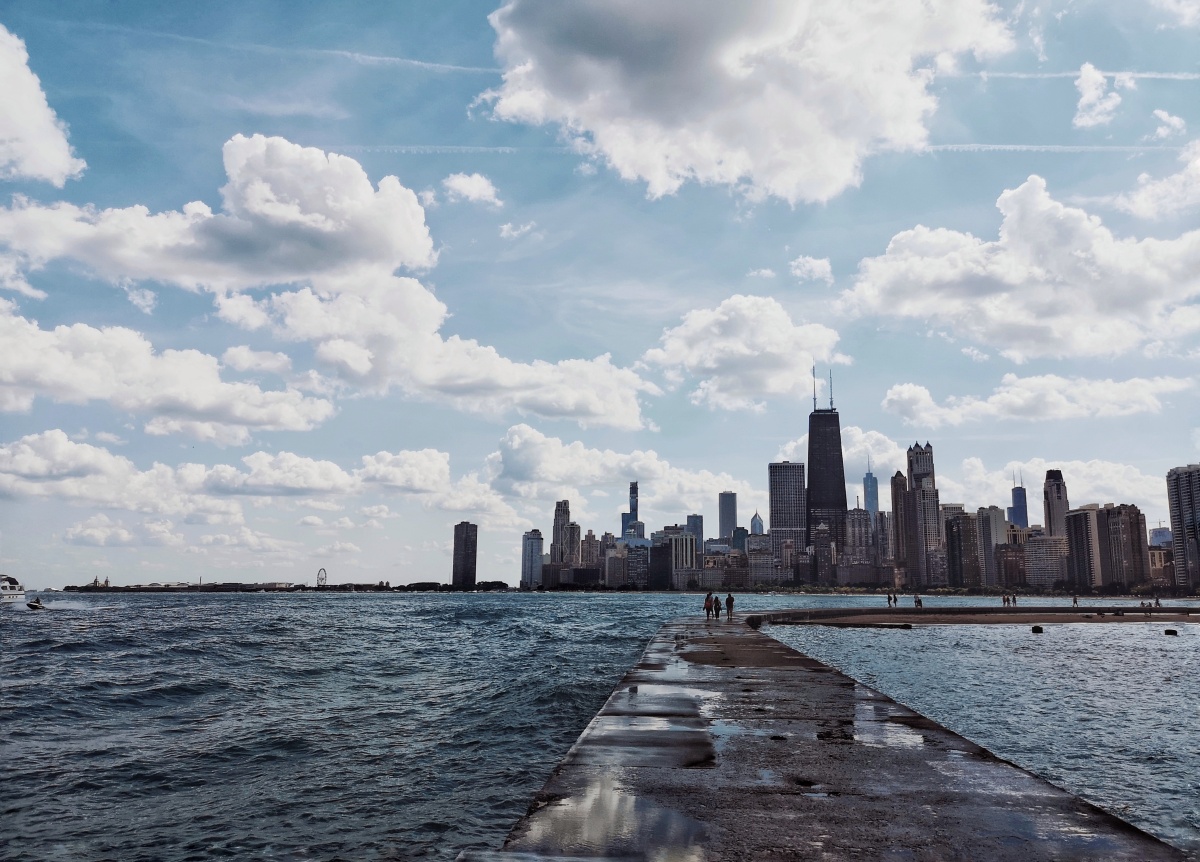 芝加哥天际线沙滩灯塔