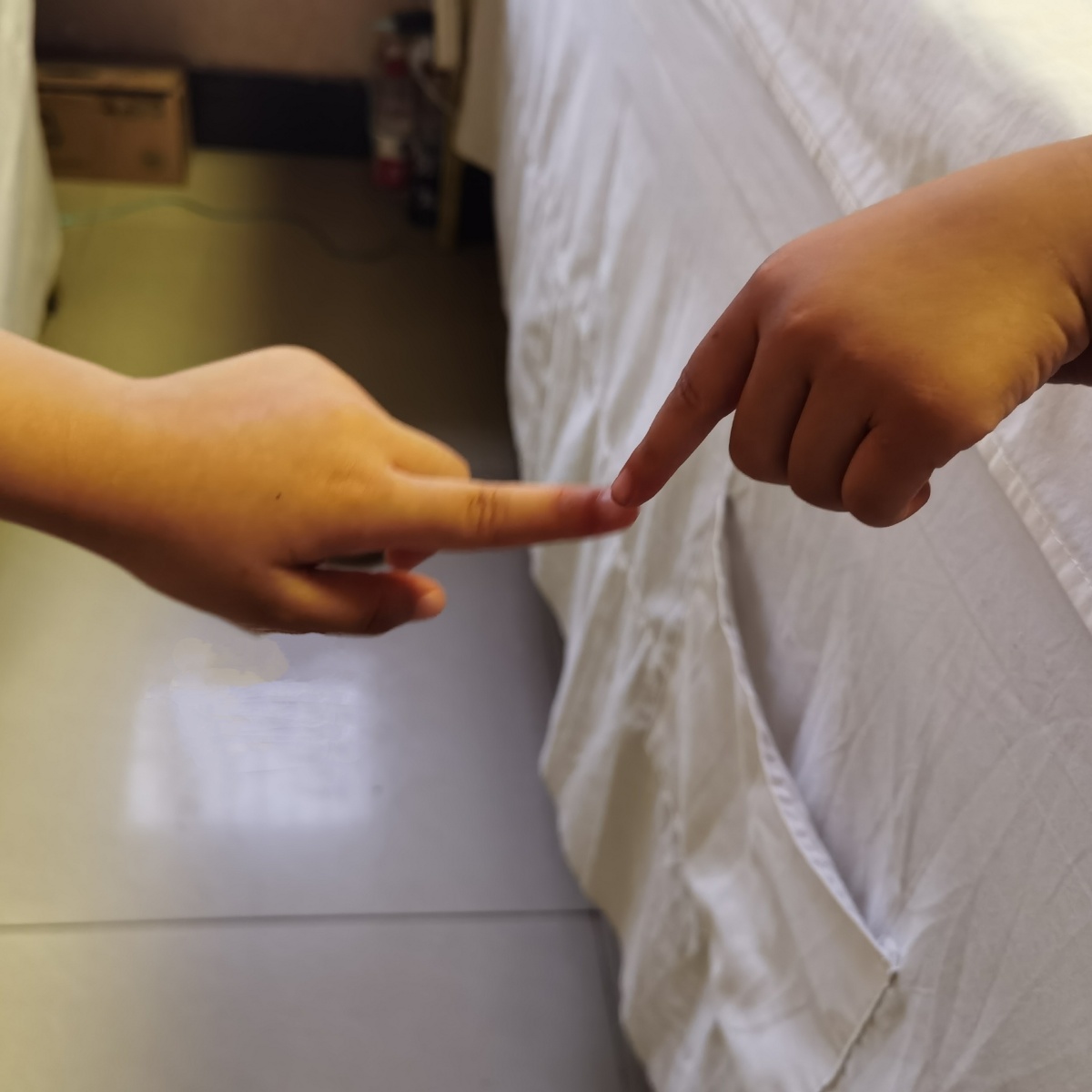 两只小手的故事两只小手的故事