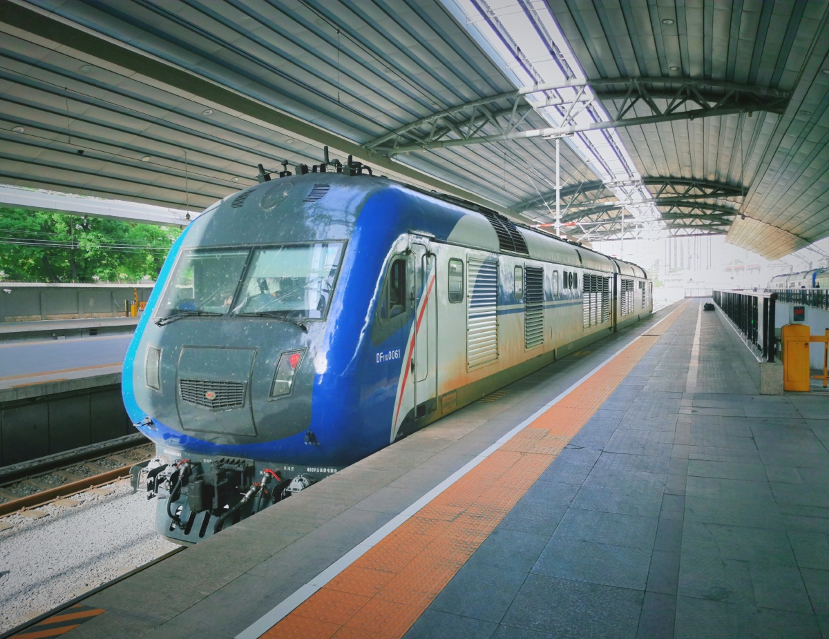 东风11g内燃机车中国铁路第五次大提速的标志机车中车戚墅堰造可日行