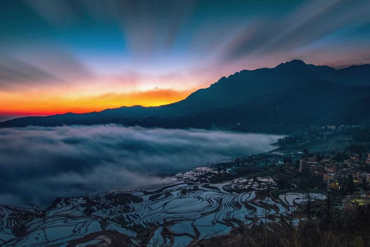 梯田云海一直听说元阳梯田是国内最壮观的梯田群见到以后才发现确实