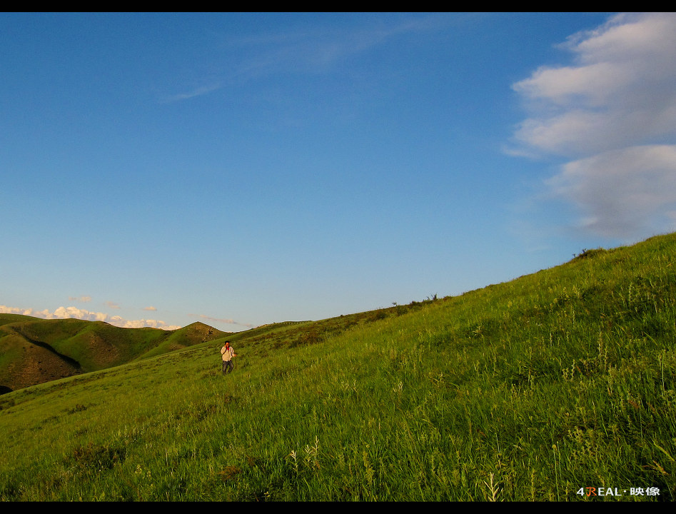 行走天地间<br />
没人会在这种环境中拒绝攀爬，其实每次上山都会在山顶发现其实风很大，仿佛能吹透灵魂。