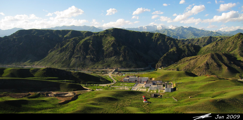 营地<br />
在这个偏僻的山窝里生活了两个月的地方。