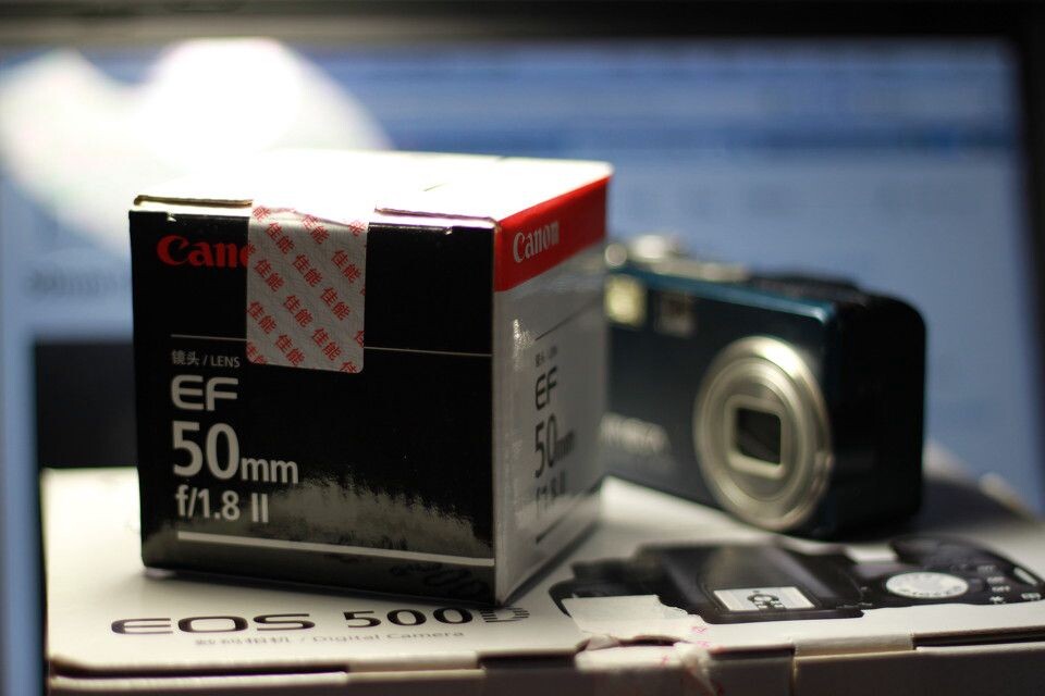 CANON EF50mm f1.8 &amp; MINOLTA F200<br />
03年买的MINOLTA F200陪我度过了七年光阴，现在仍然老当益壮。