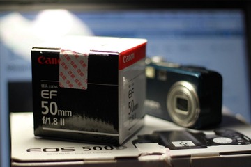 CANON EF50mm f1.8 & MINOLTA F200