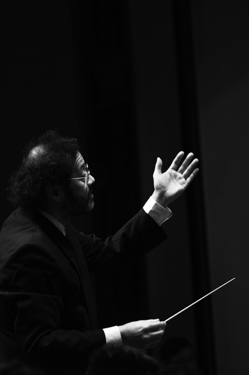 昆明聂耳交响乐团客座指挥-朱其元老师