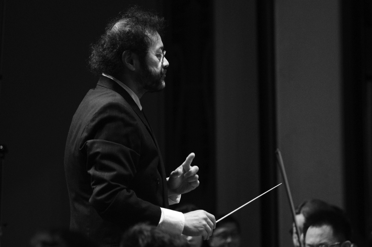 昆明聂耳交响乐团客座指挥-朱其元老师