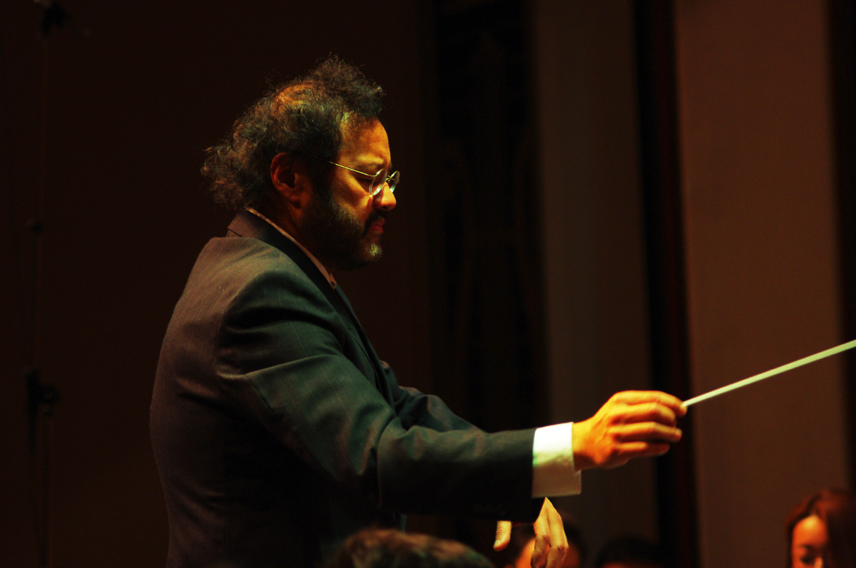 昆明聂耳交响乐团客座指挥-朱其元老师