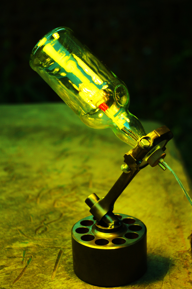 自制送国荣的酒瓶台灯