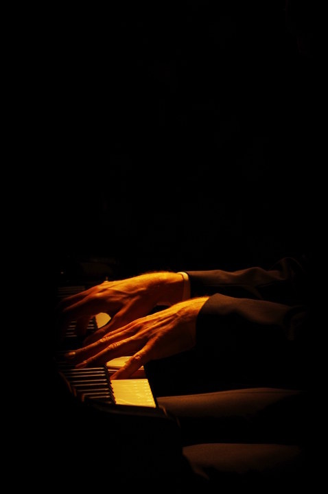 理查恩巴赫温柔的触键温柔的触键 1里多的手霸气一曲终了里多向观众