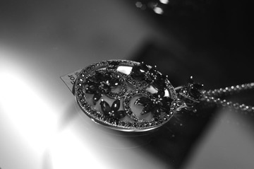 粉晶挂坠(BW)