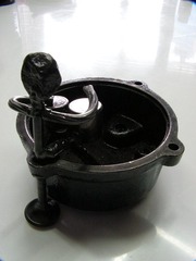 烟缸（打手鼓者）