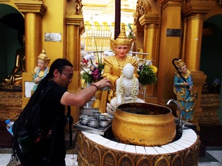 我在大金寺浴佛.JPG